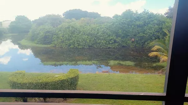 Tamarac, FL 33321,6301 N University Dr #212