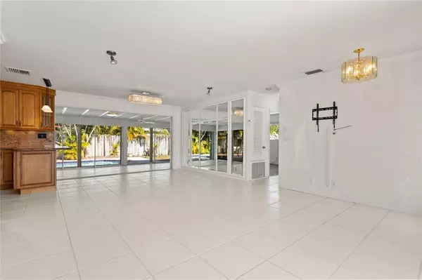 Pompano Beach, FL 33062,2325 NE 9th St