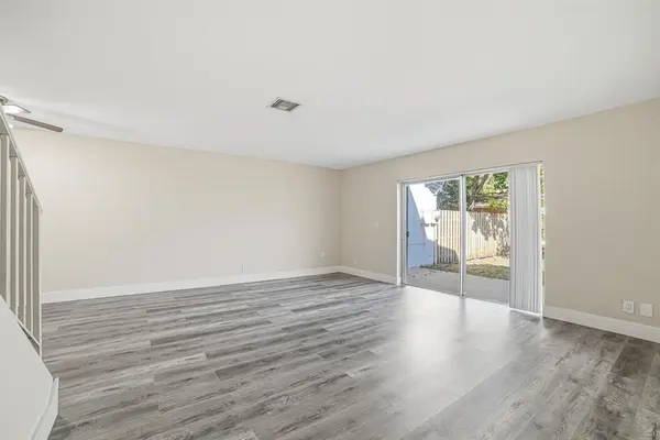 North Lauderdale, FL 33068,7903 SW 9th St