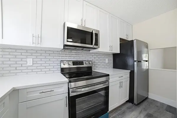 North Lauderdale, FL 33068,7903 SW 9th St