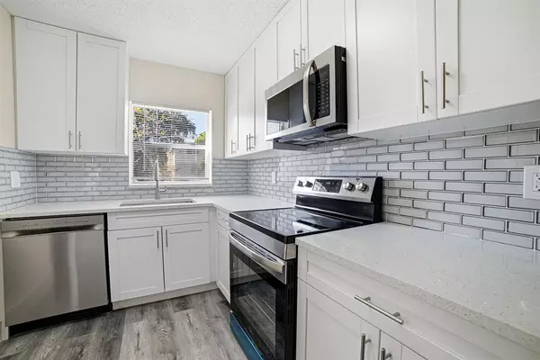 North Lauderdale, FL 33068,7903 SW 9th St