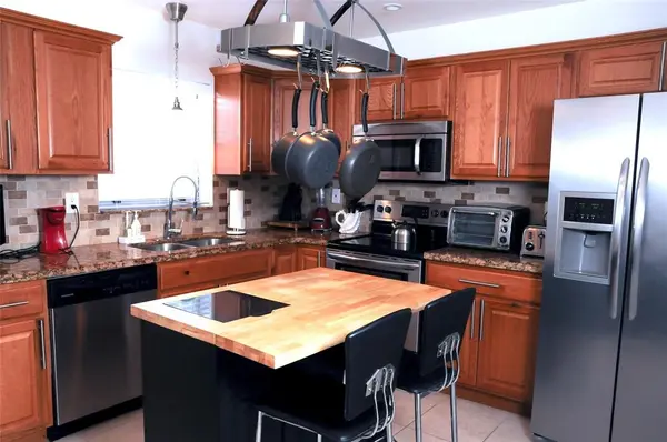 Dania Beach, FL 33004,29 NE 3 ST #B