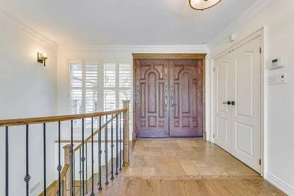 Mississauga, ON L5C 2N7,3640 BURNBRAE DR