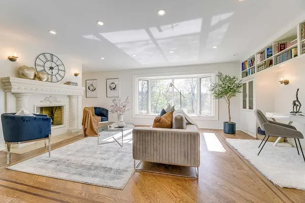 Mississauga, ON L5C 2N7,3640 BURNBRAE DR