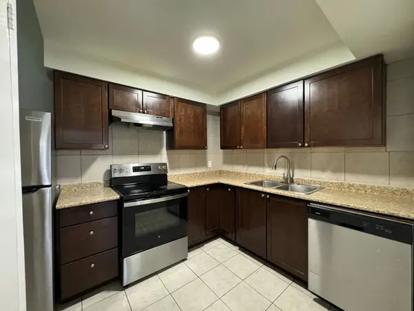 Toronto W03, ON M6N 3H5,2 Blackthorn AVE #14