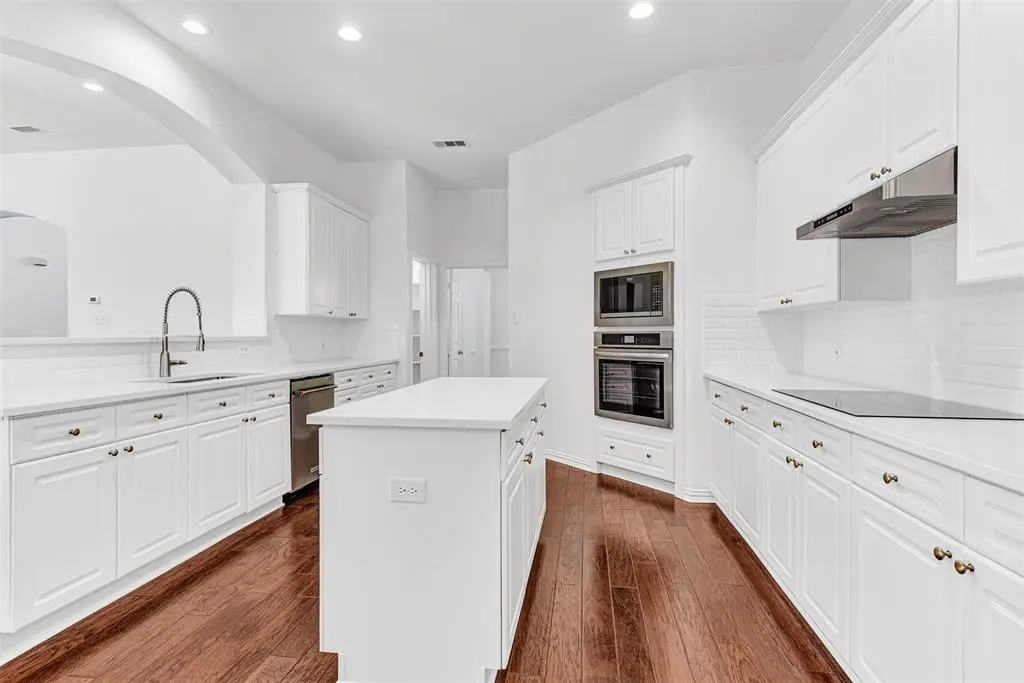 Plano, TX 75024,4332 RISINGHILL Drive