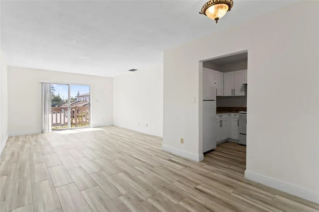 Fort Lauderdale, FL 33309,493 NW 43rd St #8