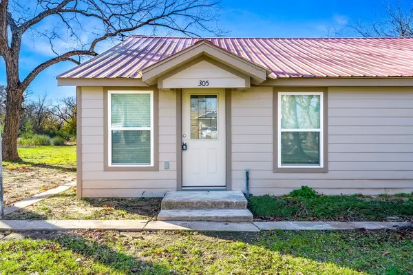 305 Gaskins Street, Como, TX 75431