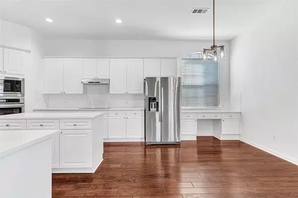 Plano, TX 75024,4332 RISINGHILL Drive