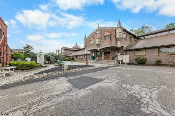 Flemington Boro, NJ 08822,84 Park Ave Unit G207