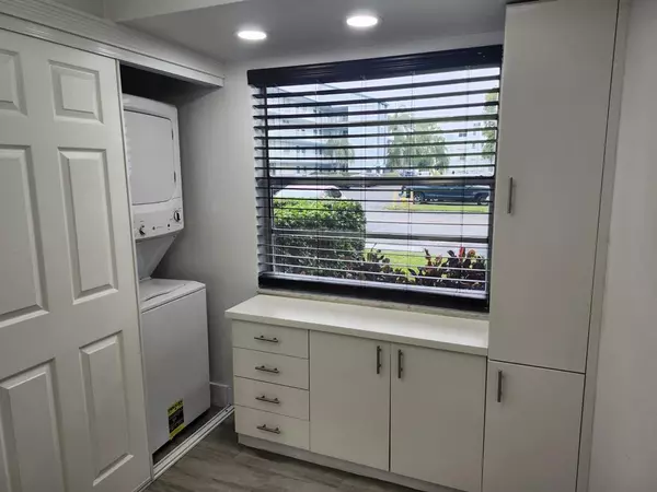 Margate, FL 33063,7684 NW 18th St #101