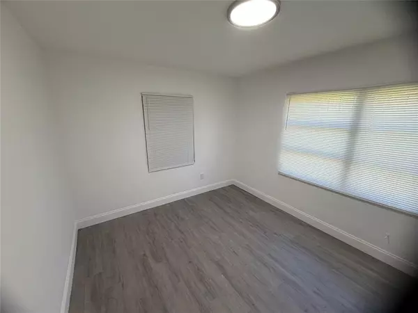 Fort Pierce, FL 34950,703 N 17th St