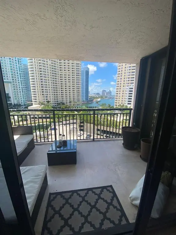 Miami, FL 33131,540 Brickell Key Dr #1214