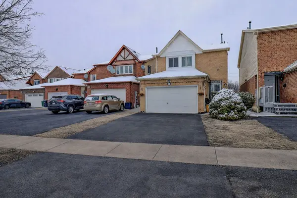 Brampton, ON L6Y 2V8,56 Bridekirk PL