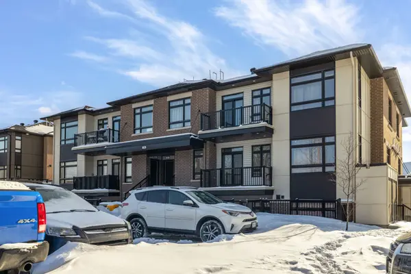 Orleans - Convent Glen And Area, ON K1W 0S1,390 ROLLING MEADOW CRES #A