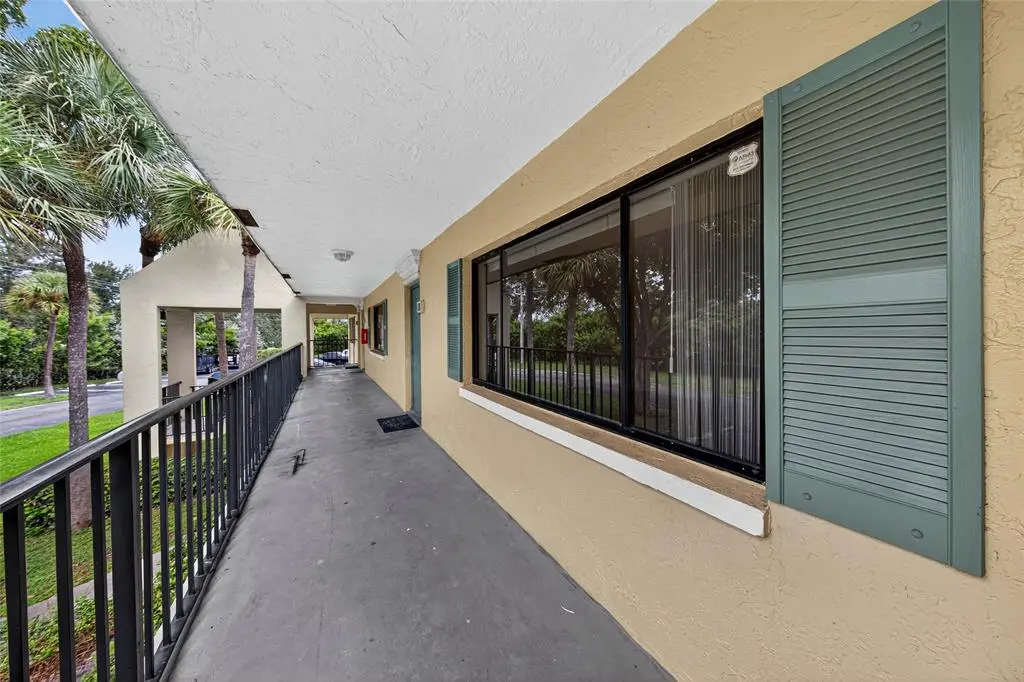 Boynton Beach, FL 33436,913 Meadows Circle #913