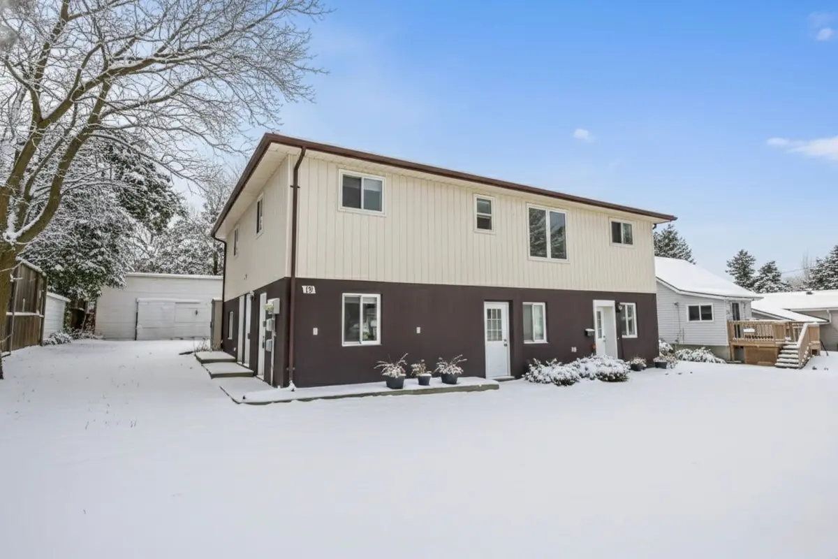 19 South ST, Orillia, ON L3V 3T1