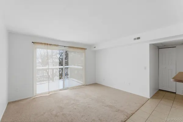 Auburn Hills, MI 48326,924 Chestnut Hill DR #F