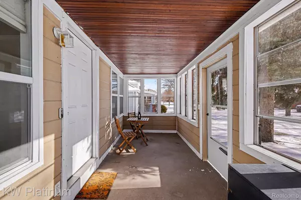 Royal Oak, MI 48073,1019 E Windemere AVE