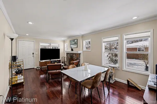 Royal Oak, MI 48073,1019 E Windemere AVE