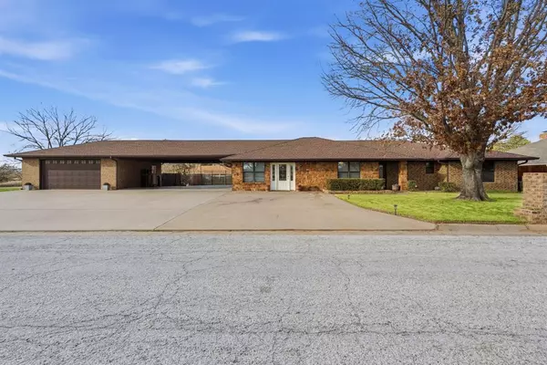 Graham, TX 76450,111 Mustang