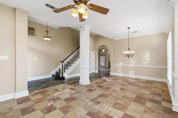 Keller, TX 76248,925 Ridge Court