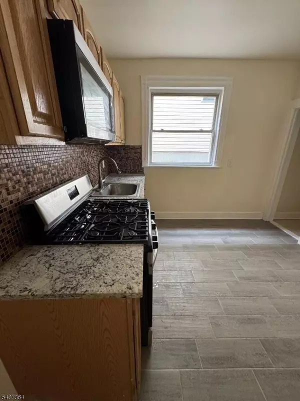 Newark City, NJ 07108,133 Seymour Ave #2