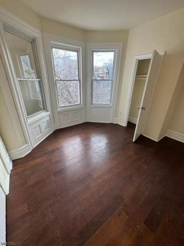 Newark City, NJ 07108,133 Seymour Ave #2