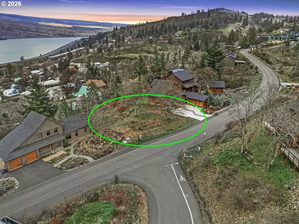 Mosier, OR 97040,895 5TH AVE