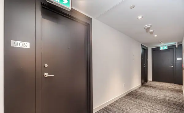 Toronto C08, ON M5B 0C5,82 Dalhousie ST #909