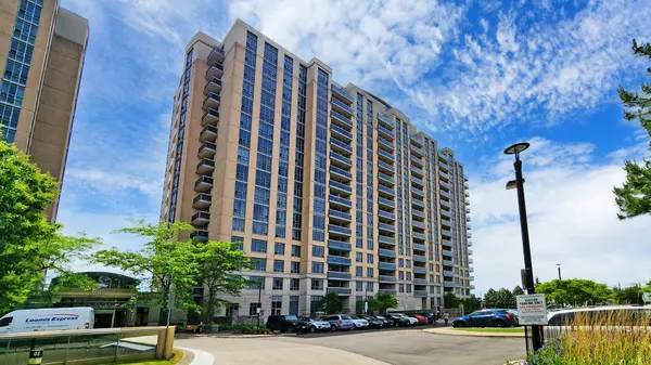 Toronto, ON M1P 5C7,8 Mondeo DR #312