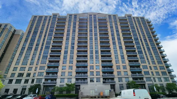 Toronto, ON M1P 5C7,8 Mondeo DR #312