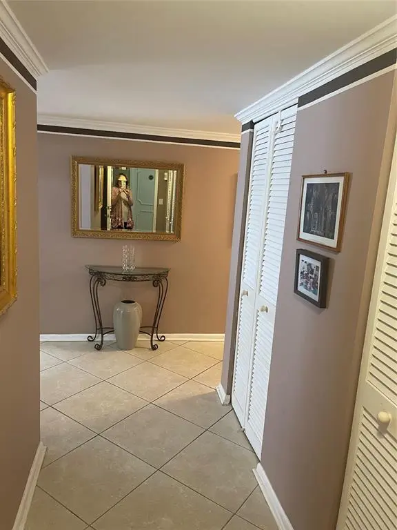 Hollywood, FL 33019,1401 S OCEAN DR #401