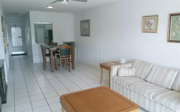 Hallandale Beach, FL 33009,465 Paradise Isle Blvd #207