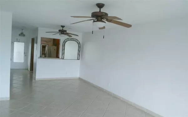 Hallandale Beach, FL 33009,465 Paradise Isle Blvd #307