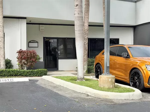 Deerfield Beach, FL 33442,1239 E Newport Center Dr #112