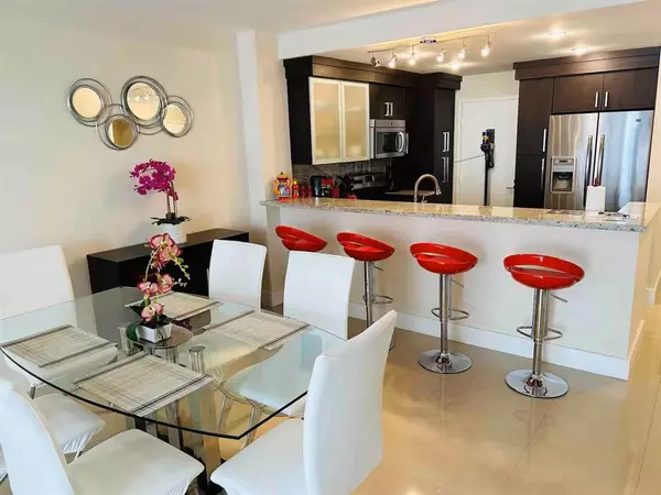 Hollywood, FL 33019,3725 S Ocean Dr #907