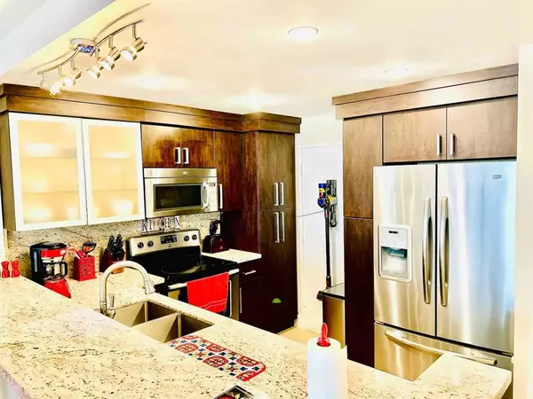 Hollywood, FL 33019,3725 S Ocean Dr #907