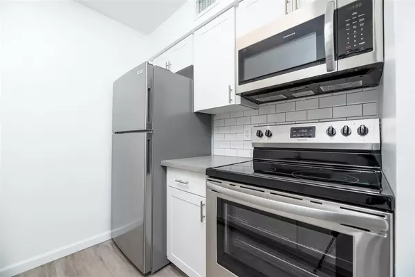 Fort Lauderdale, FL 33305,1401 NE 17th Ct #207