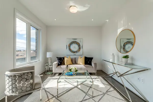 Oakville, ON L6M 4K1,3262 Crystal DR