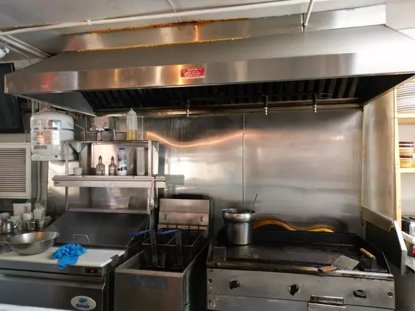 Constance Bay - Dunrobin - Kilmaurs - Woodlawn, ON K0A 3M0,655 Bayview DR