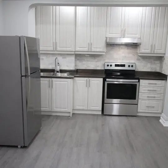 Hamilton, ON L8M 2A3,297 Cumberland AVE #01