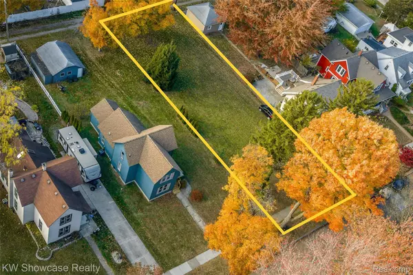 Mt. Clemens, MI 48043,80 Moross ST