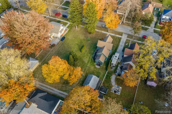 Mt. Clemens, MI 48043,80 Moross ST