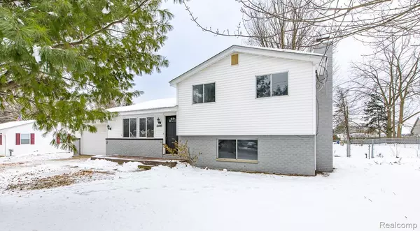 Waterford, MI 48327,6445 Pontiac Lake RD