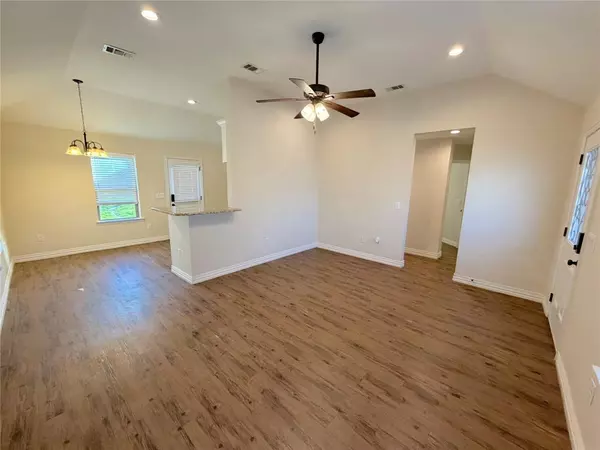 Denison, TX 75020,1108 W Day Street