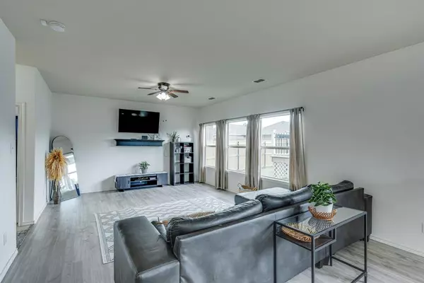 Azle, TX 76020,616 Cameron Way