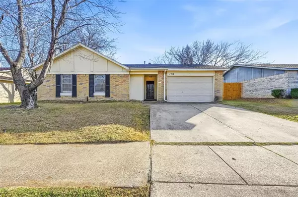 1718 Dorchester Drive, Arlington, TX 76014