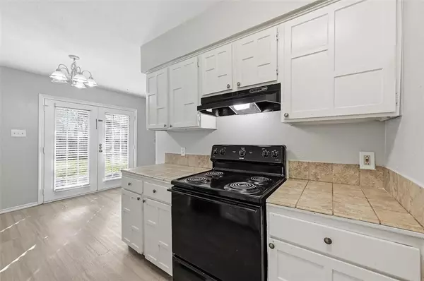 Arlington, TX 76014,1718 Dorchester Drive