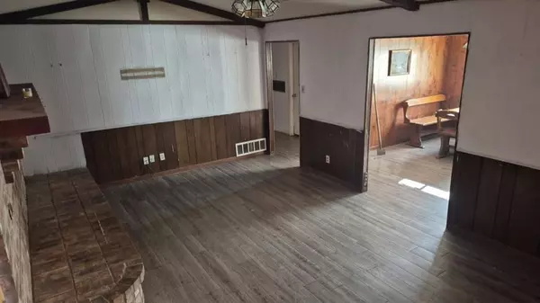 Blossom, TX 75416,5193 County Road 15100